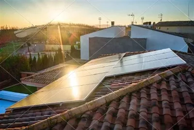 Yunanistan, Şebeke Gecikmelerinin Ortasında 2025'te 1,89 GW Güneş Enerjisi Ka...